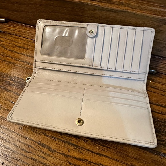 Bramhin floral, Percilla walletmnt - Picture 11 of 11